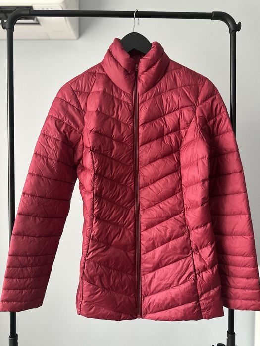 Шушлеково яке  тъмно червено