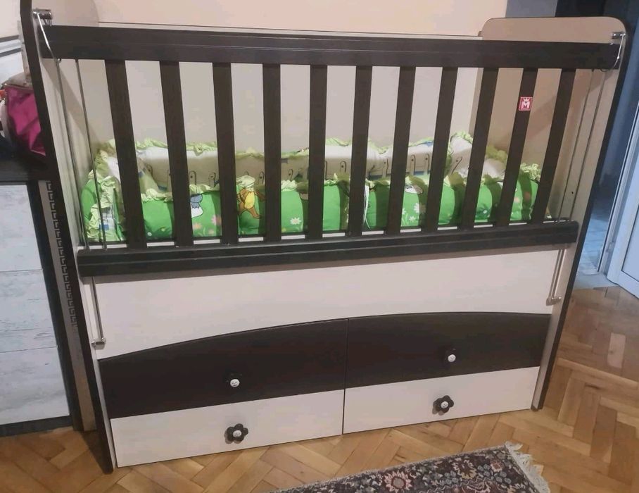 Детско креватче с люлка