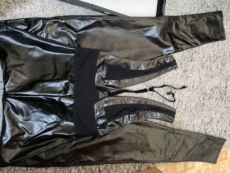 Черни кожени и лачени обувки и кожено облекло