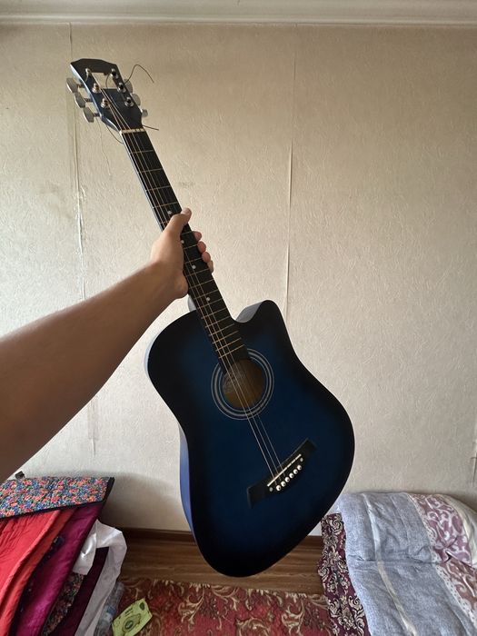 Gitara sotiladi, Akustik Boshlang’ich va qiziquvchilar uchun