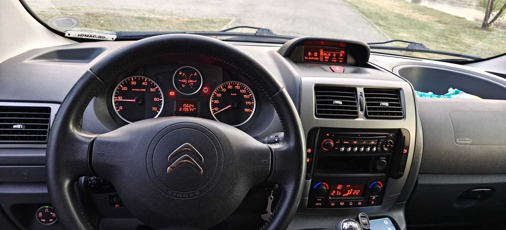 CITROEN JUMPY *Exclusiv* 2013 Autoturism M1 (7+1 locuri) • 2.0 HDI 163 CP