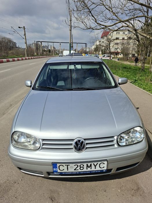 Vând GOLF 4 hatchback