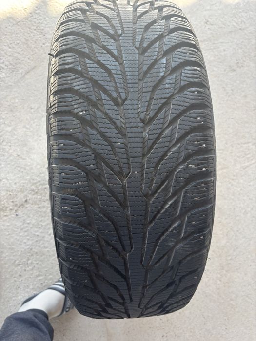 баллон размер 215/55 R17  зимние