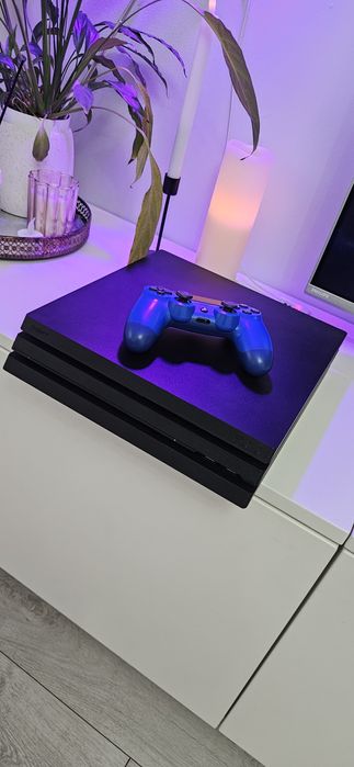 PS4 PRO (PlayStation 4 PRO)
