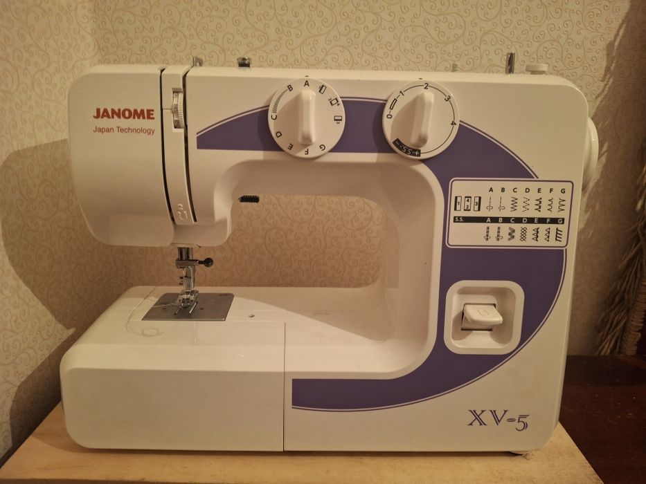 Швейная машина Janome