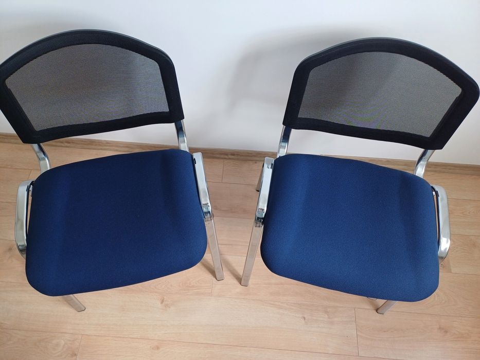 Vand 4 scaune fixe, pentru birou, sala sedinte, cabinete etc