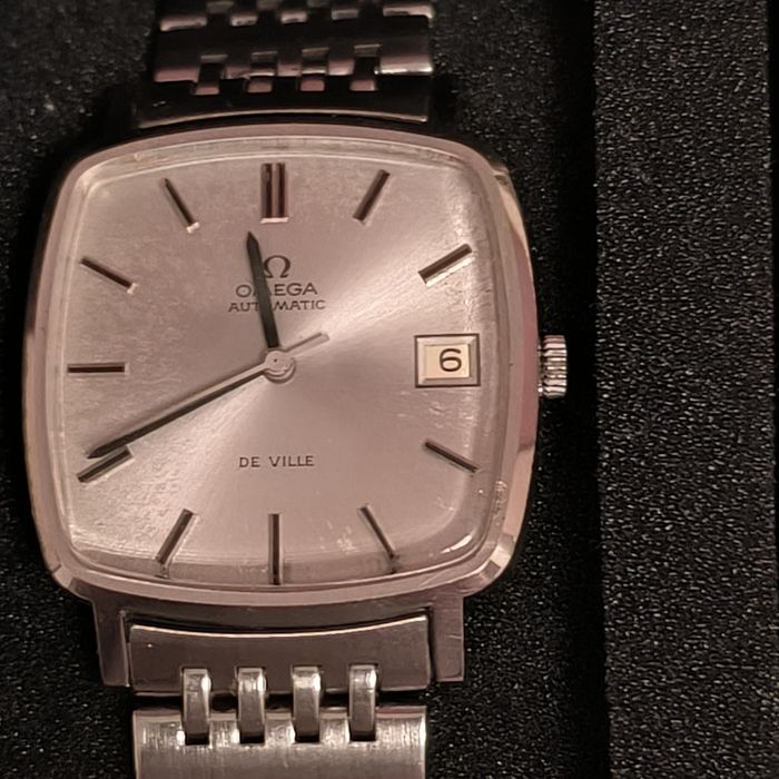 Omega De Vile часовник