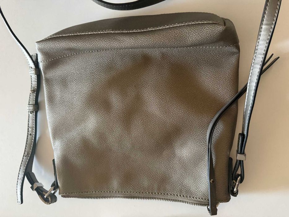 Calvin Klein дамска чанта – отлично състояние