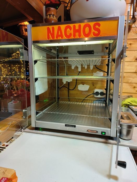 Vând aparat/vitrina profesionala Nachos