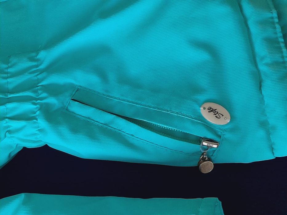 Продам две куртчоки весна в идеальном сост