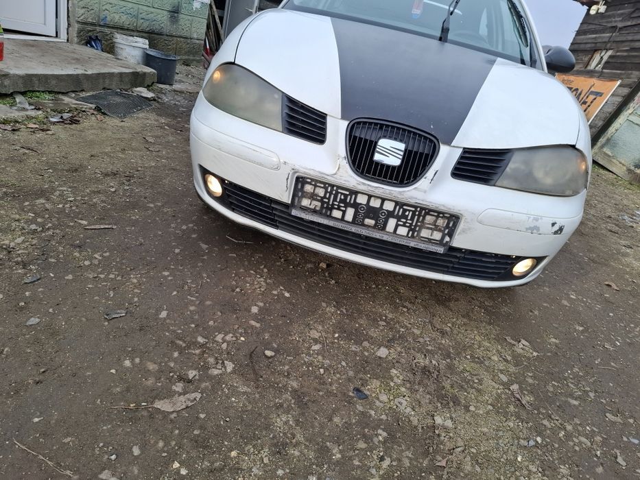 Vand   faruri capota  motor  seat ibizta an 2003