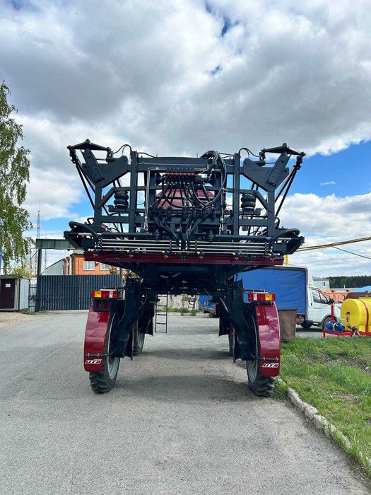 Самоходный опрыскиватель UTA 3000