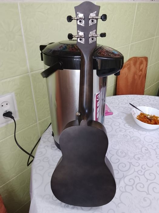 Укулеле за 12.000