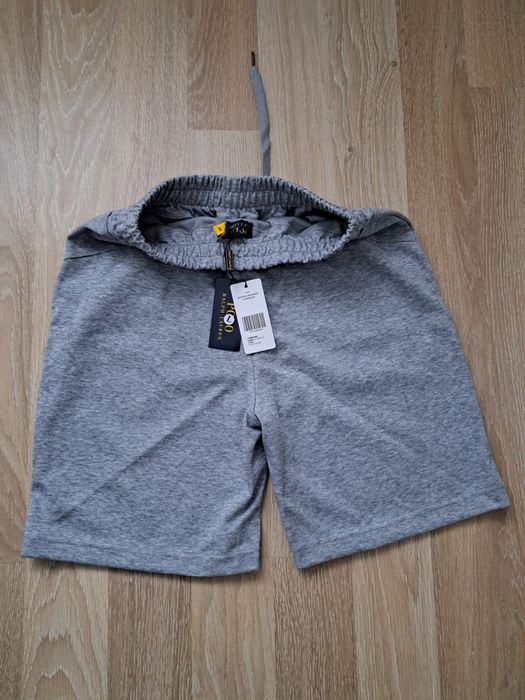 Vand pantaloni scurti