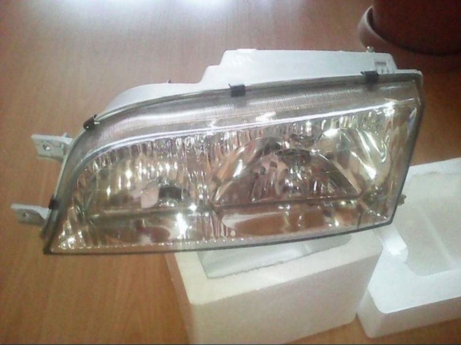 Истана микроавтобус фары