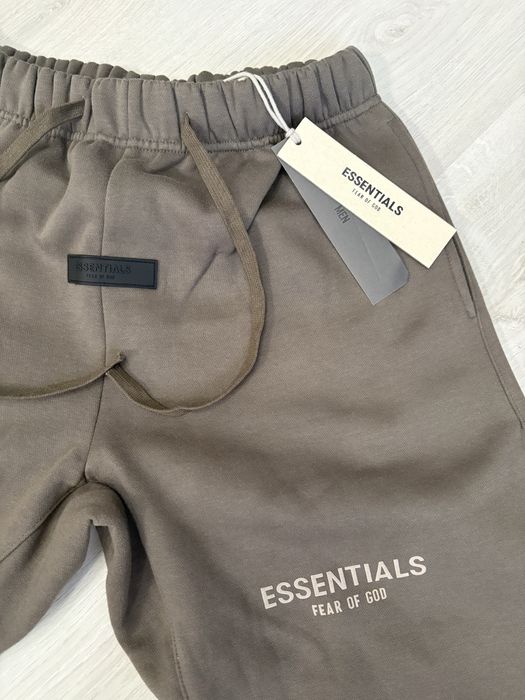 Pantaloni Essentials