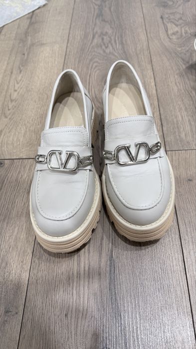 Обувь лоферы цвет молочный