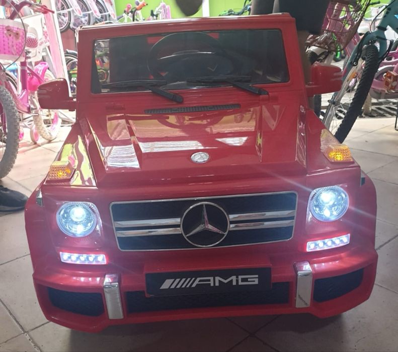 Vând mașinută electrică Mercedes