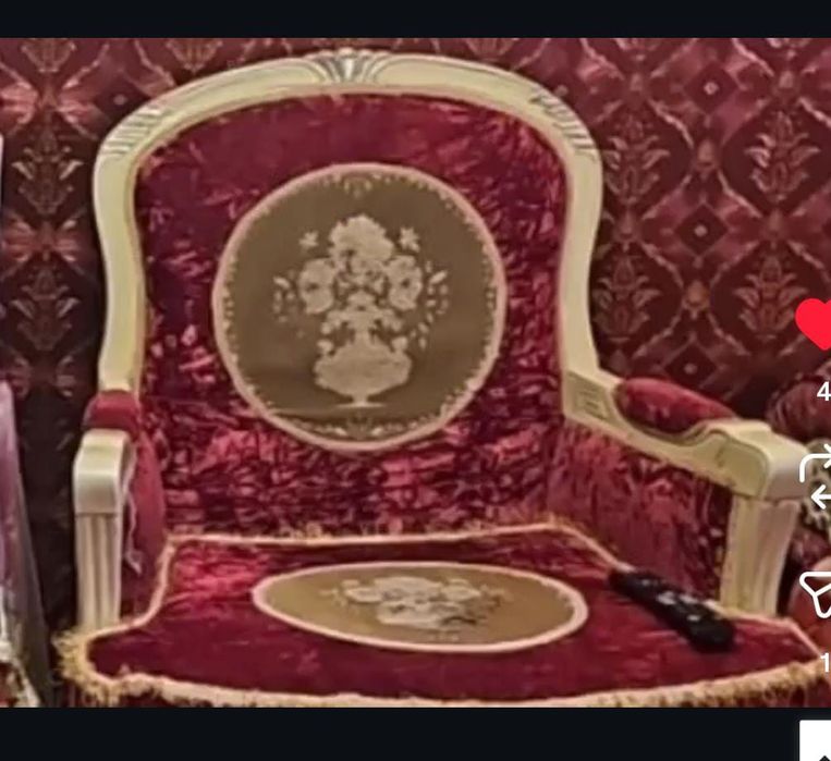 Продам диван и два кресла