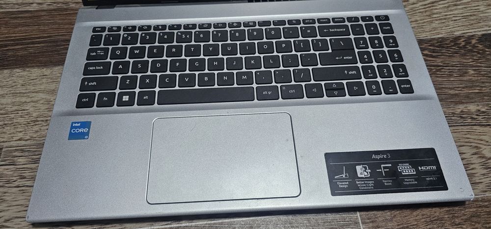 Acer i3 256 hamma narsasi joyida