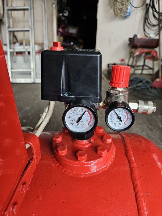 Compresor romănesc ECR 350 200 litri 380v si 220v