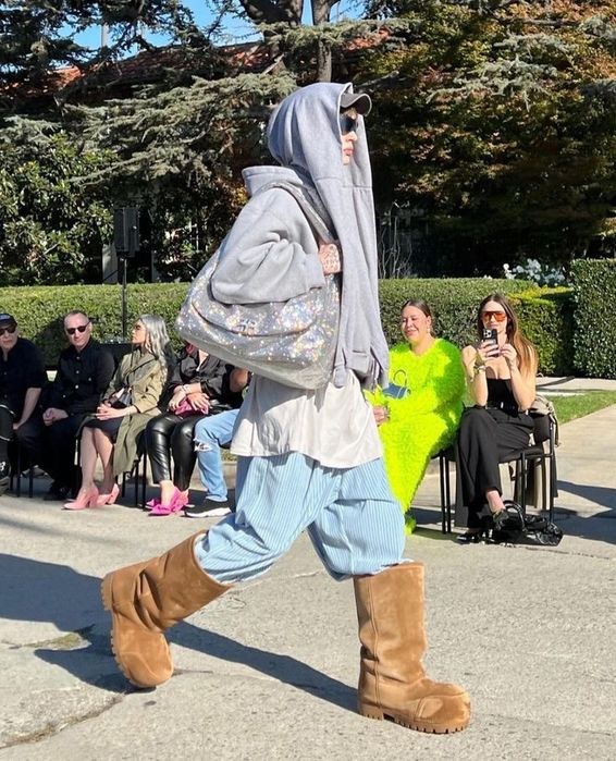 Серый худи balenciaga incognito