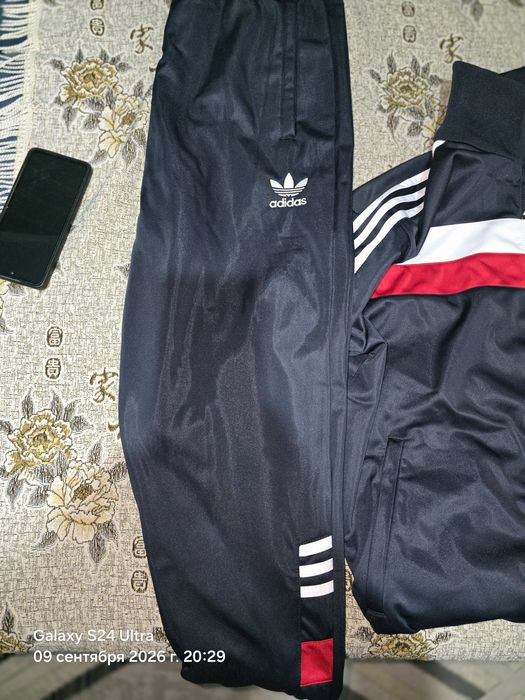 Продам спортивку adidas