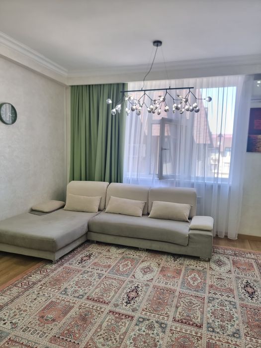 Продам угловой диван с креслом