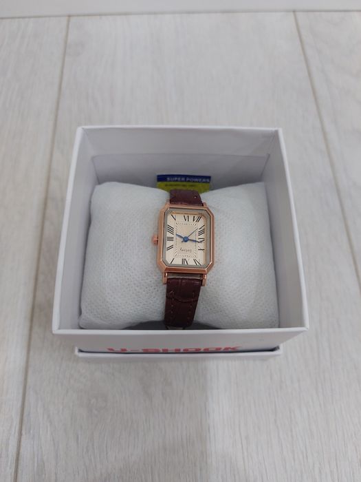 Часы новые в комплекте