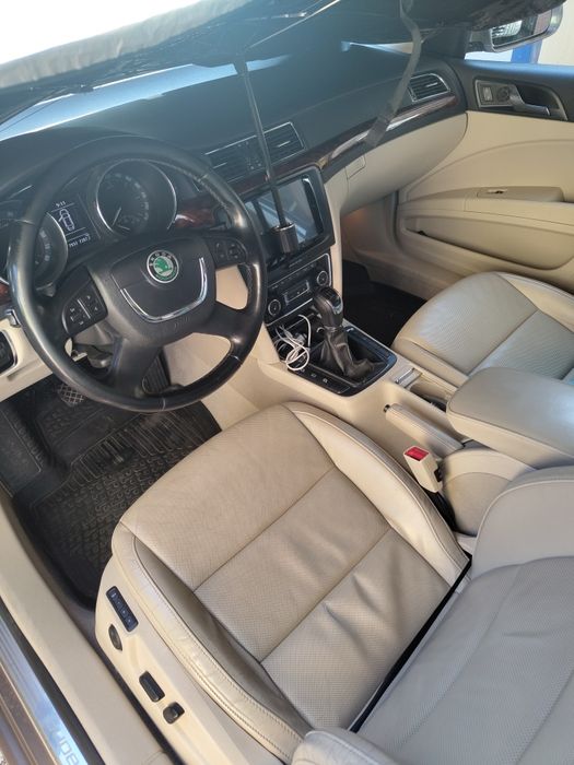 Vând Skoda superb 2