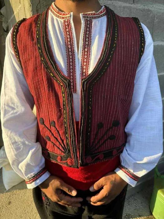 Продавам мъжка носия