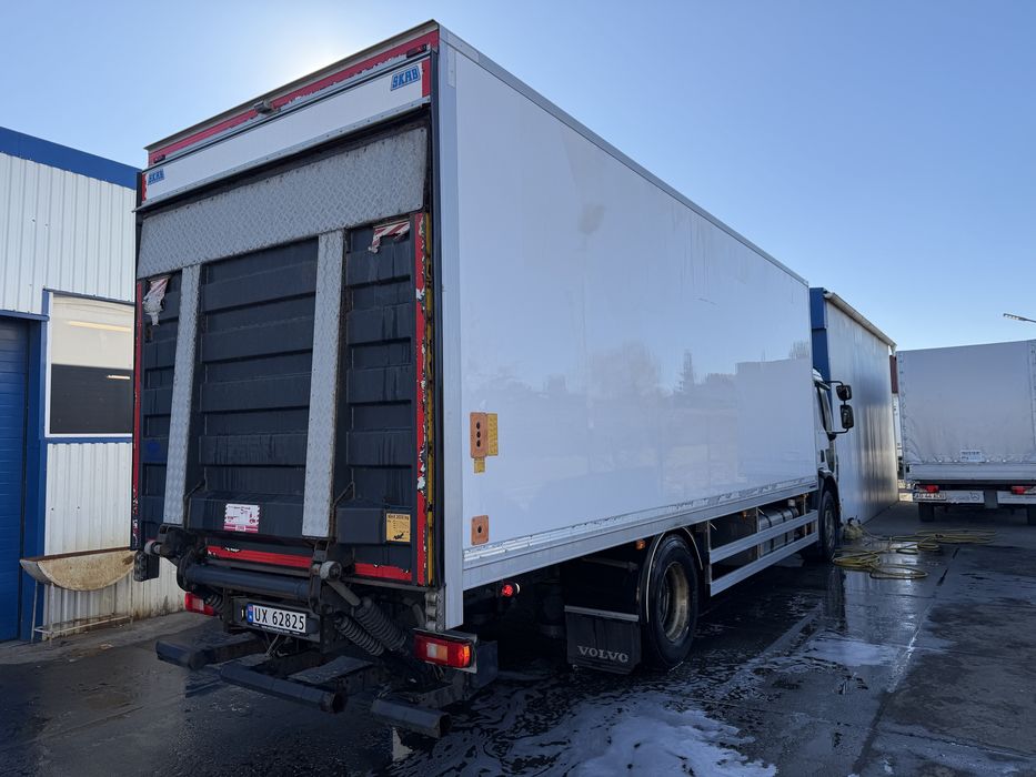 VOLVO FE FRIGORIFIC 240000km!! Anvelope noi / 19,5t/ Inmatriculat RO