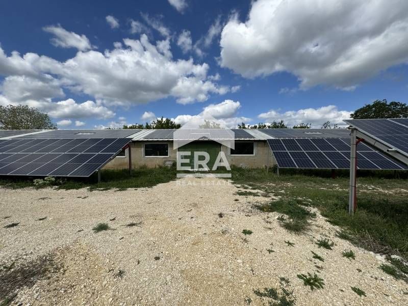 Продава се Склад в с. Калипетрово, Област Силистра - 743 кв.м за 357 €/кв.м - Снимка #3