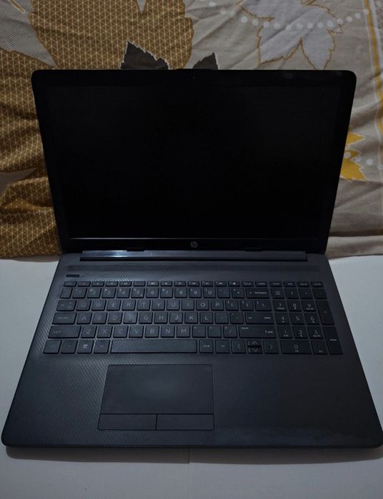 Laptop HP 255 G7 - AMD Ryzen 5, 8GB RAM, 238GB