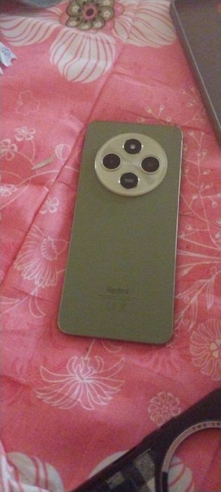 Redmi 14C xotira 256/6 xolati alo pubgda yaxwi