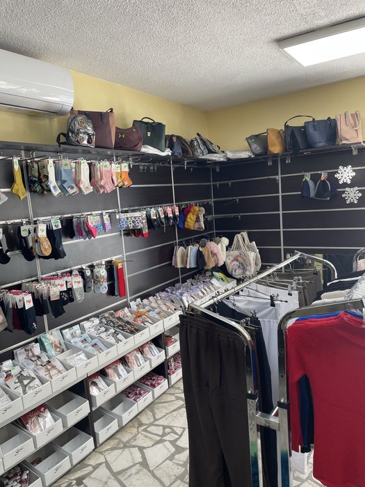 Обзавеждане за магазин за дрехи