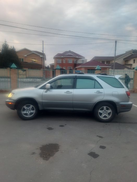 Продам лексус рх 300