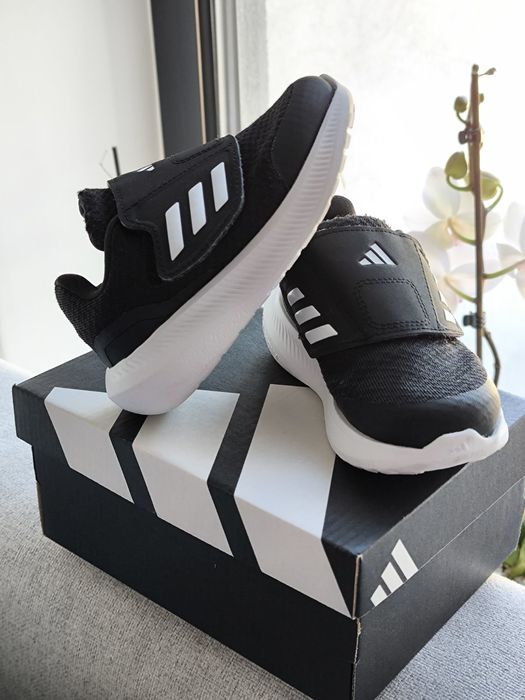 Adidas детски маратонки, 23 номер