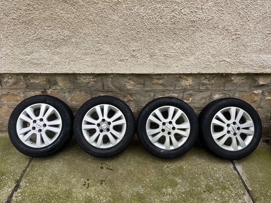 Зимни гуми 205/55/16 с джанти Opel 16ки