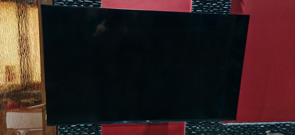 Vand tv LED TCL 109 cm 43V6C, Ultra HD 4K, Smart TV + suport perete