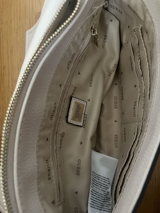geanta de umar guess