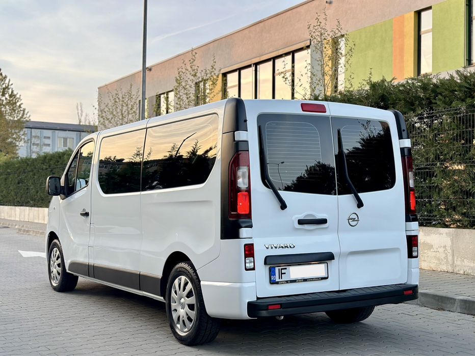 Opel Vivaro 1.6 CDTI 125CP 8+1 LOCURI Varianta Lunga