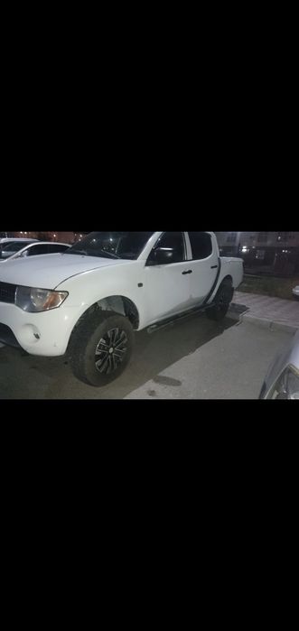 Продам авто митсюбиси l200.