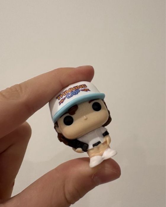 осд фигурка киндер дастин