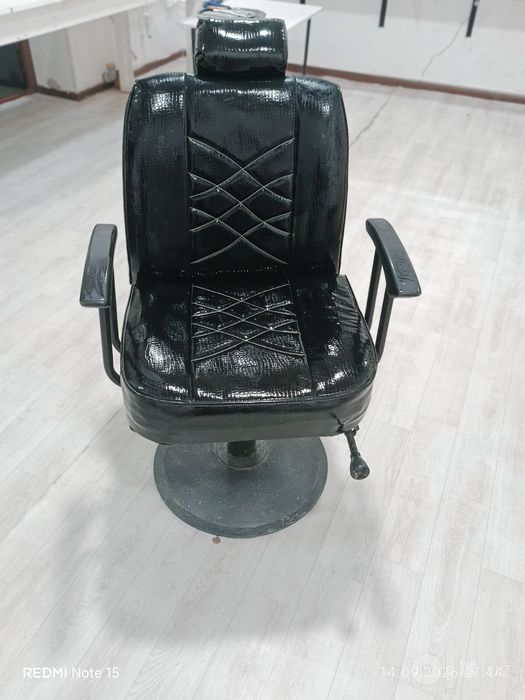 Salon uchun mòljallangan kreslo