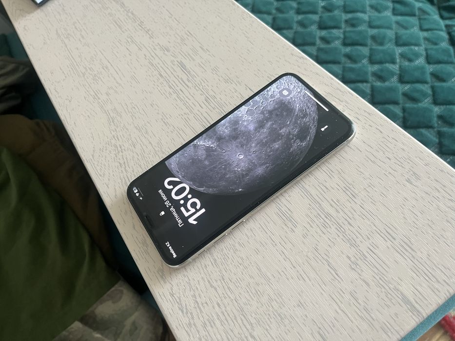 iPhone X белый цвет
