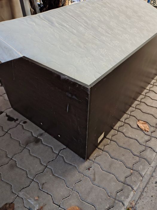 Легло с ракла с повдигащ механизъм