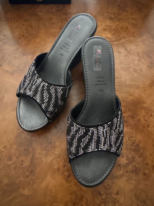 Босоножки черно-белые 40 размер