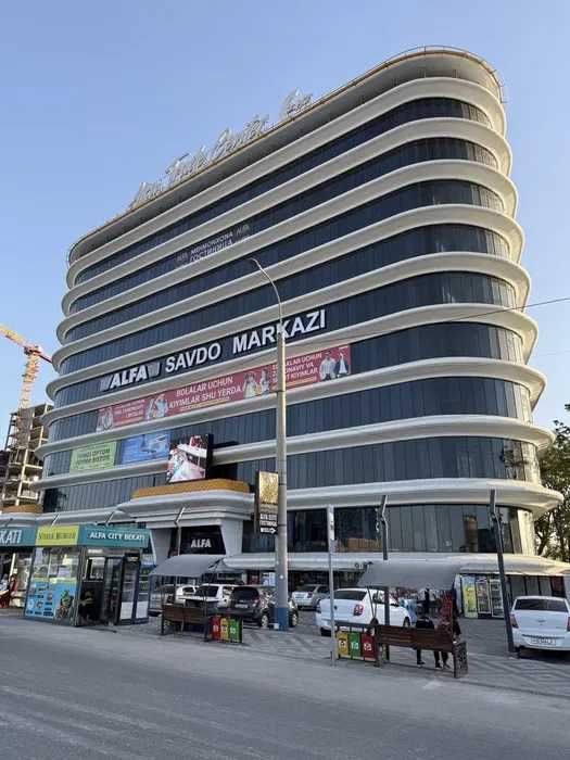 «Alfa Trade Centre» savdo markazida tezkor do'kon sotiladi