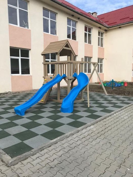 Căsuța copii/ tobogan /loc de joaca